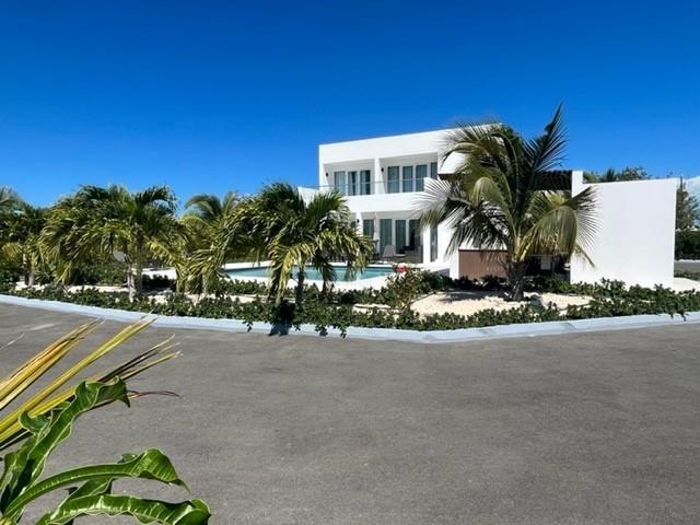 Alicia Villas — photo 2