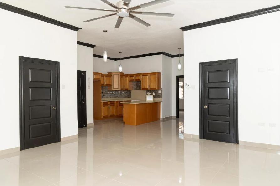 Grosvenor Terrace 2BR Condo in Kingston — photo 4
