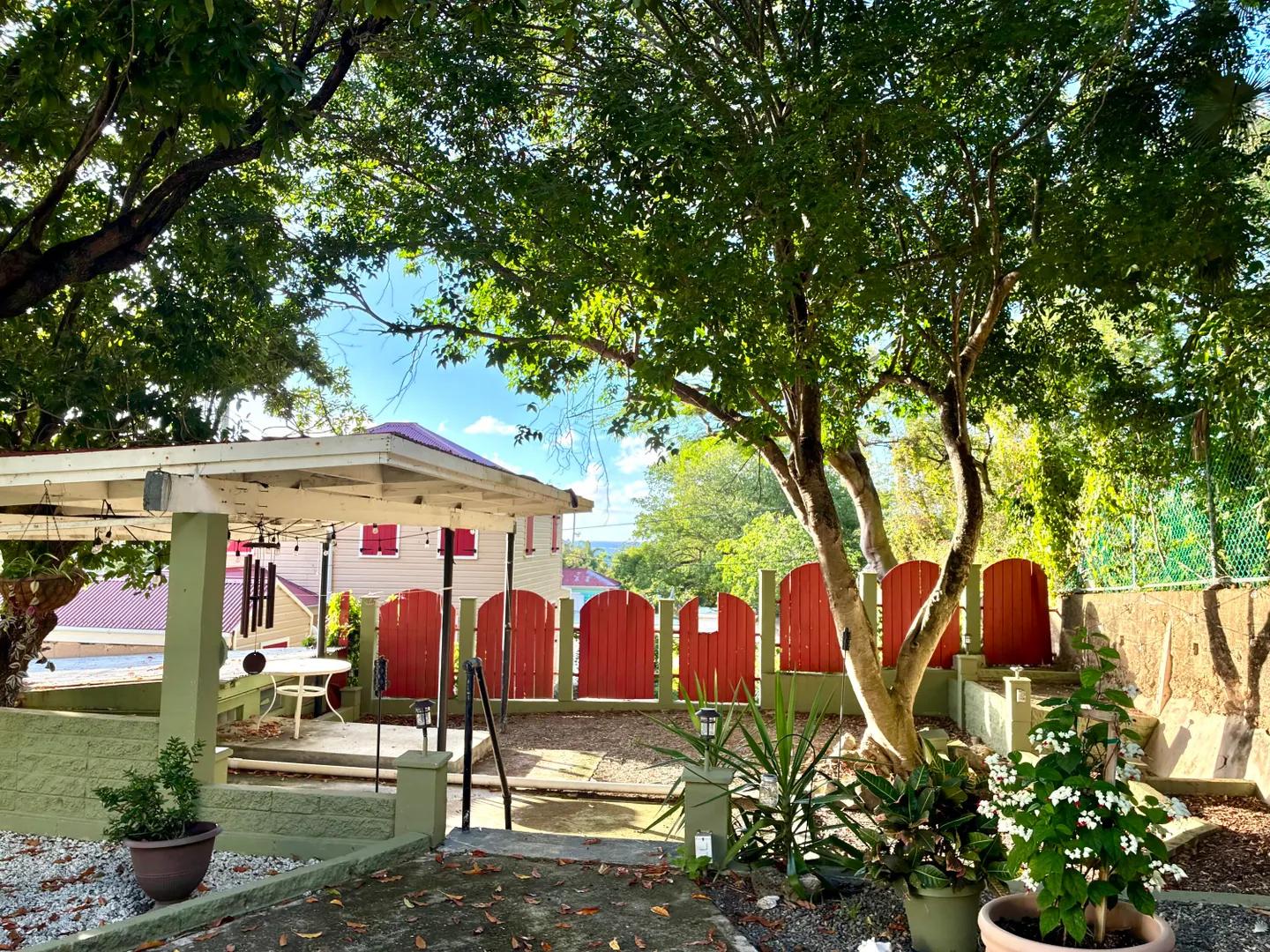 1 Bed / 1 Bath Apartment in Christiansted Town — photo 2