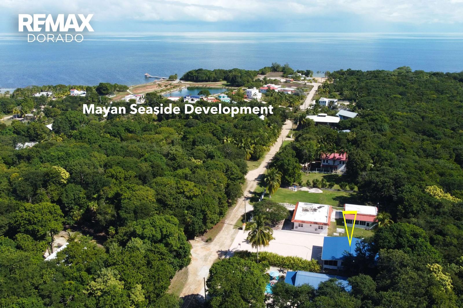 Mayan Breeze: Beautiful 2-Bedroom Home by the Sea (Corozal) — photo 2