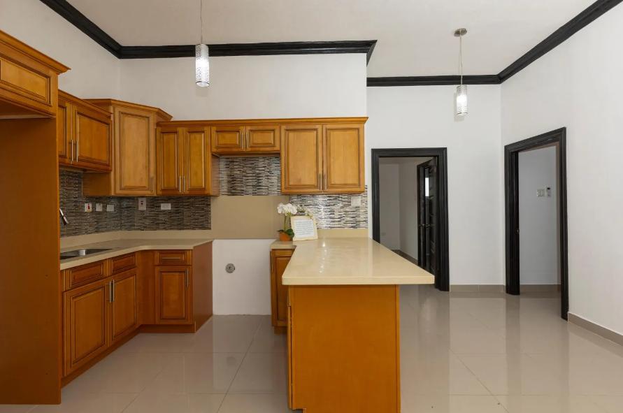 Grosvenor Terrace 2BR Condo in Kingston — photo 5
