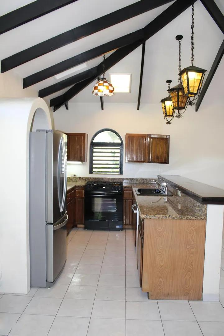 3BR modern home 192 Mary's Fancy Qu — photo 4