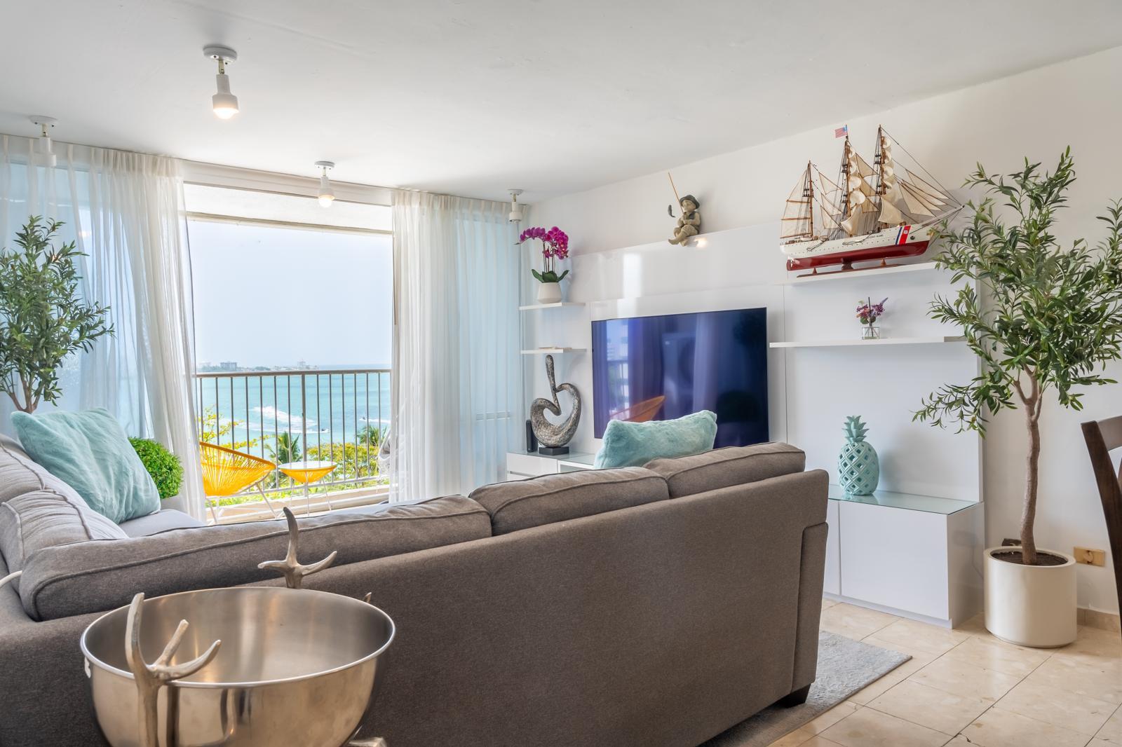 Investment Opportunity in Prime Isla Verde, Puerto Rico - 3BR/2BA Furnished Condo — photo 2