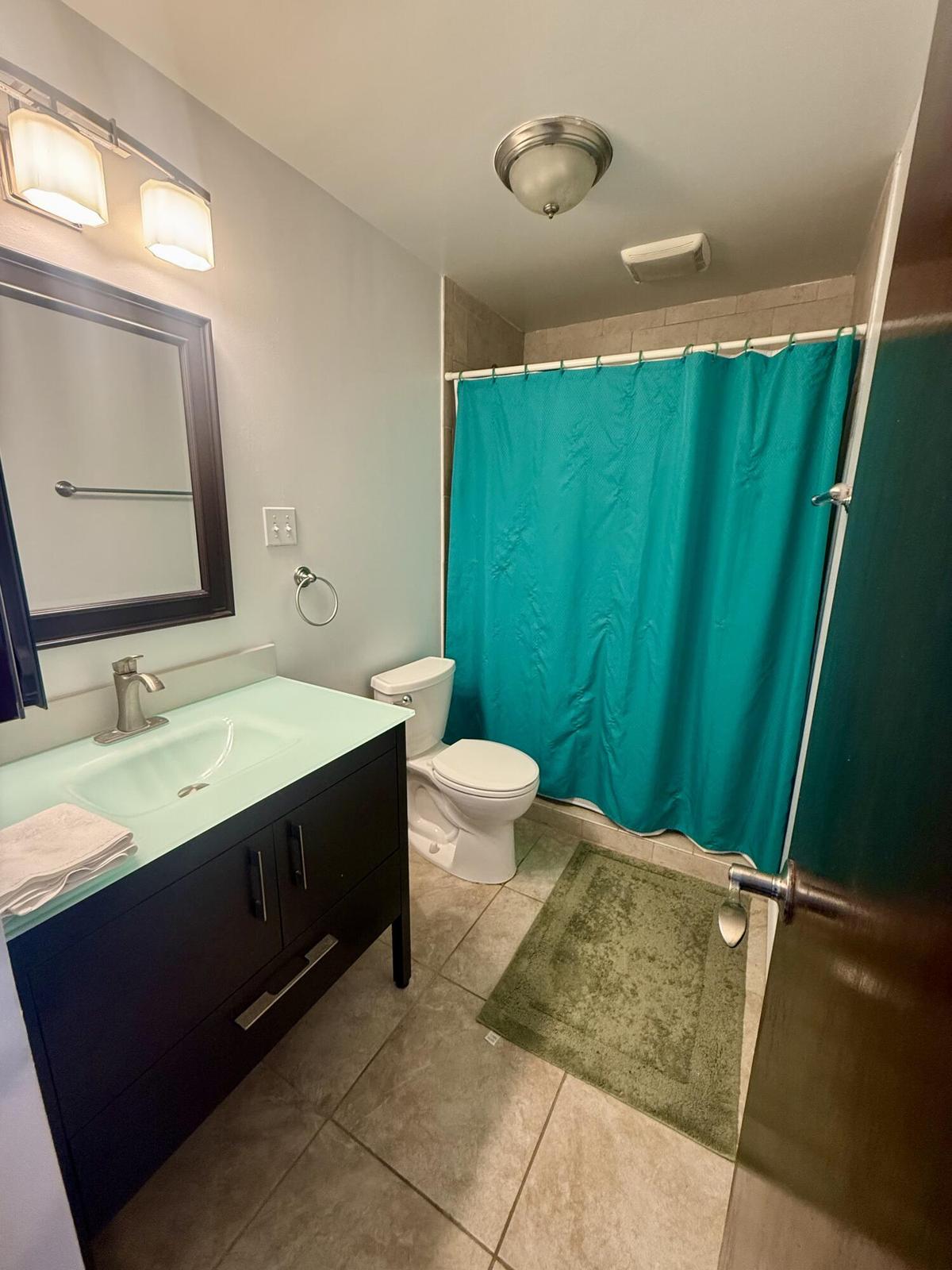 New Listing Condo Rental Smith Bay EE — photo 2