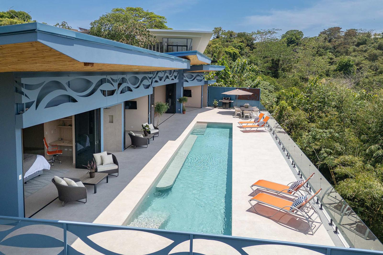 5 Bedroom Luxury Home for Sale, Manuel Antonio, Puntarenas, Costa Rica — photo 1
