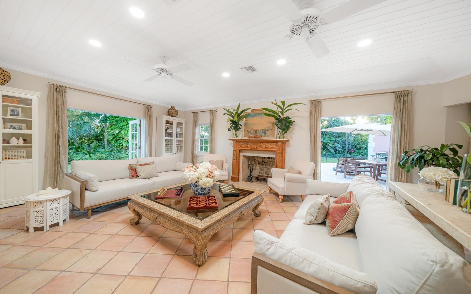 Renovated 6 Bedroom Lyford Cay Golf Course Residence — photo 5