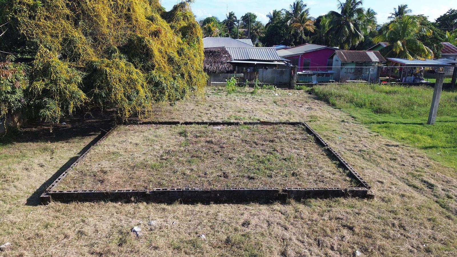 Prime Vacant Lot in a Growing Area – Punta Gorda Town — photo 1