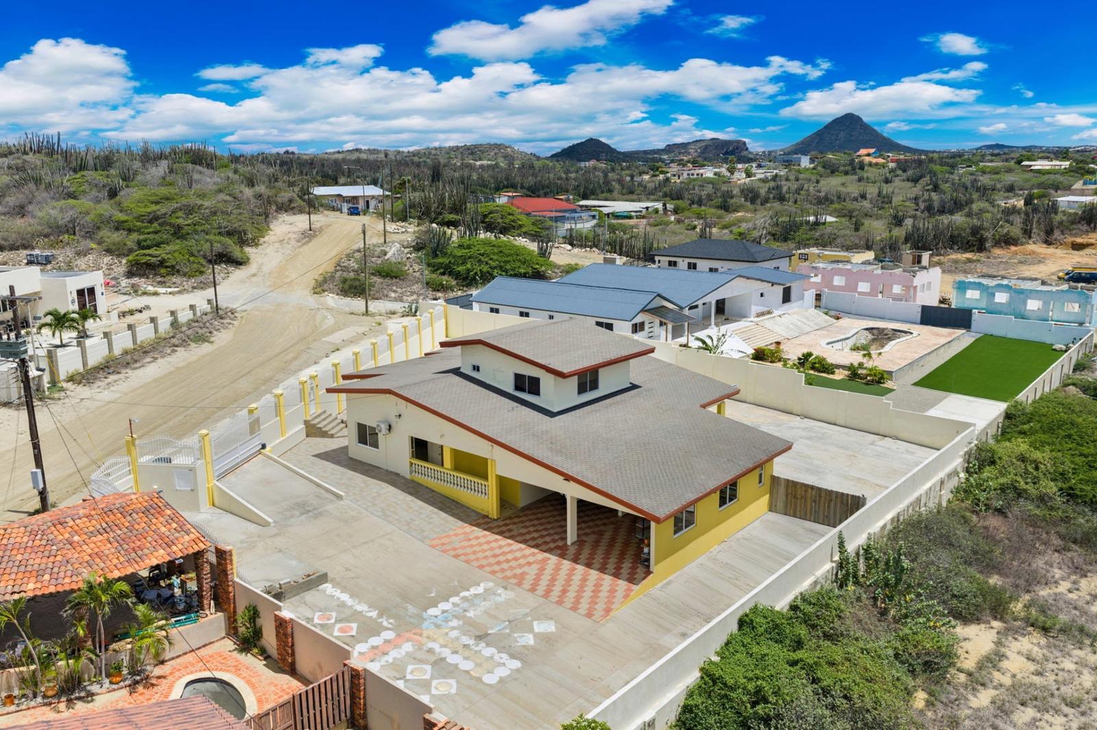 Barcadera Private Estate | Spacious Home on a 1,313 m² Private Lot — photo 1