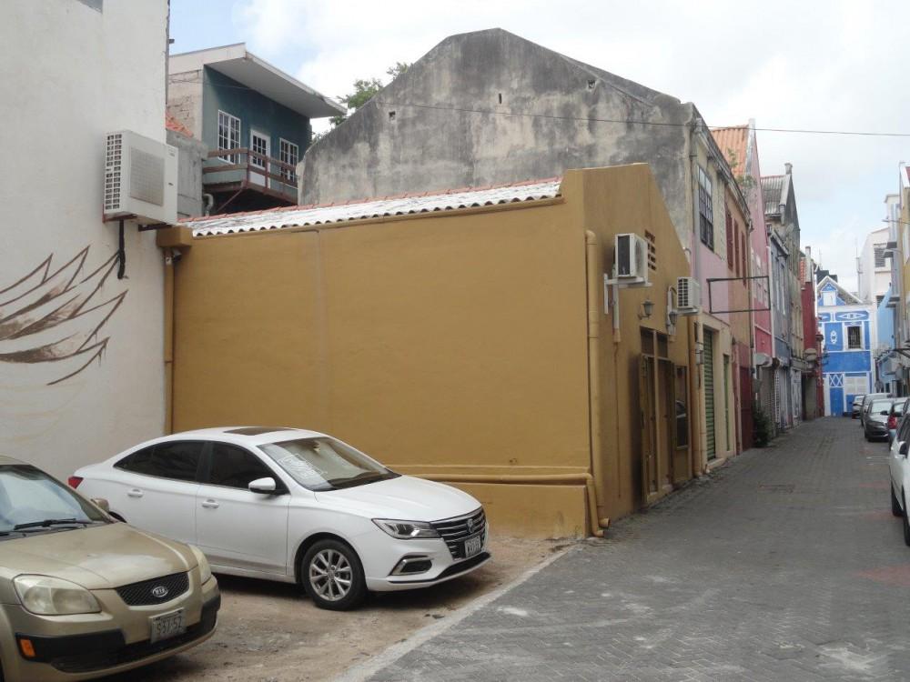 Unique property in Punda with expansion opportunities — photo 4
