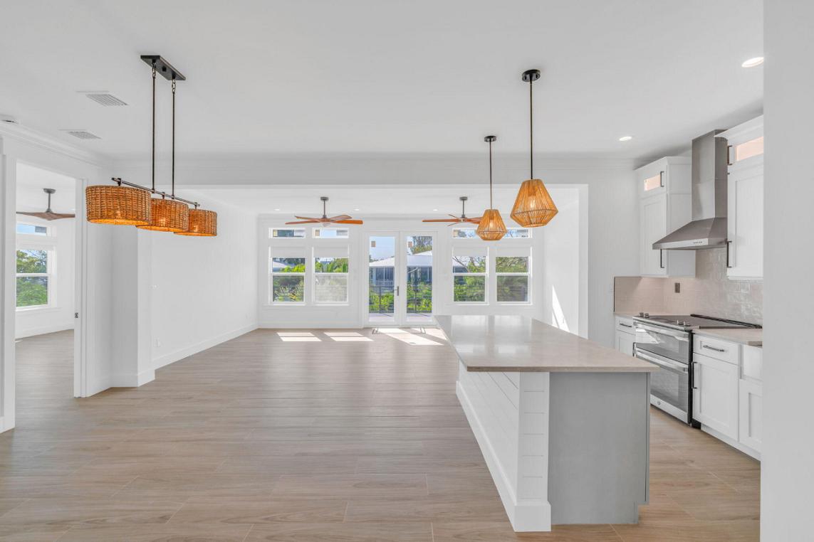 3 bedroom property for sale — Sugarloaf Key 3BR New Waterfront Home & Parcel at 17210 Angelfish Lane, Upper Sugarloaf Key, FL, USA — photo 5