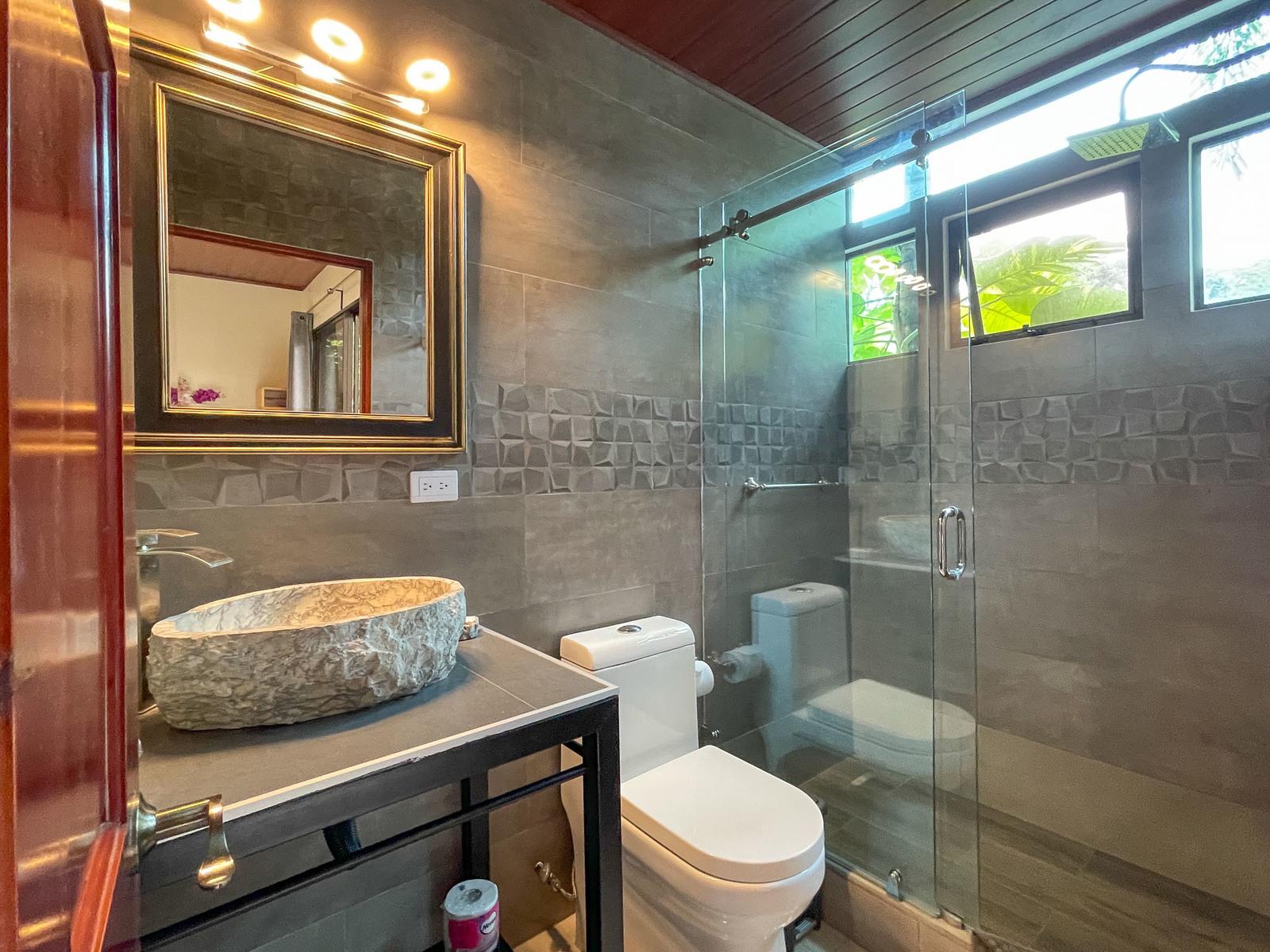 11 Bedroom Bed & Breakfast for Sale, Manuel Antonio, Puntarenas, Costa Rica — photo 5