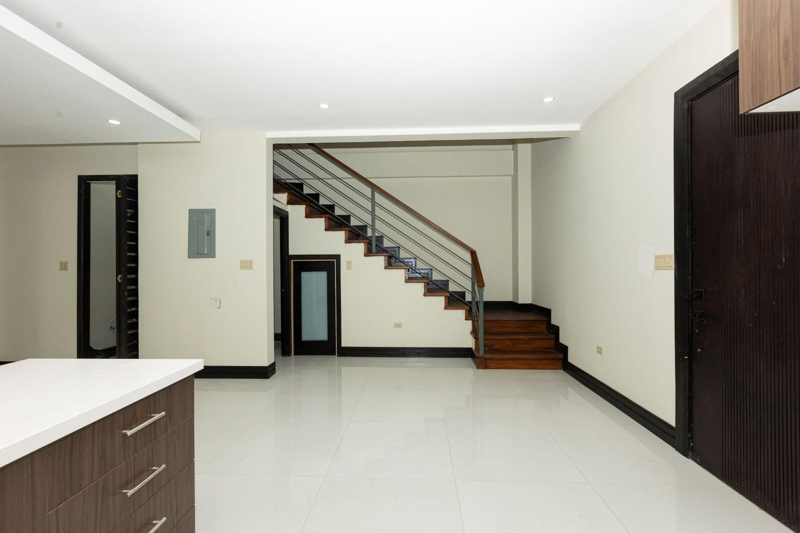 3 Bedroom Apartment for Sale, Paddington Terrace, Kingston 6, Jamaica — photo 4