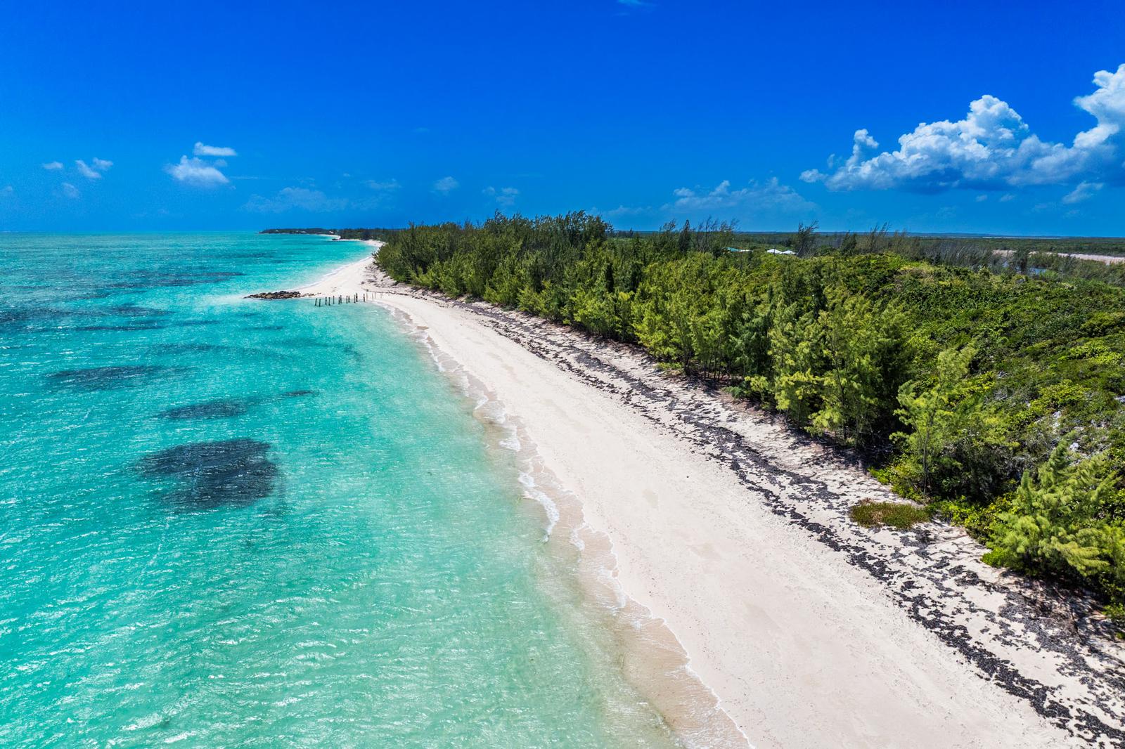 22.83 Acres Beachfront Development Land for Sale, Sandy Point, North Caicos, Turks & Caicos — photo 1