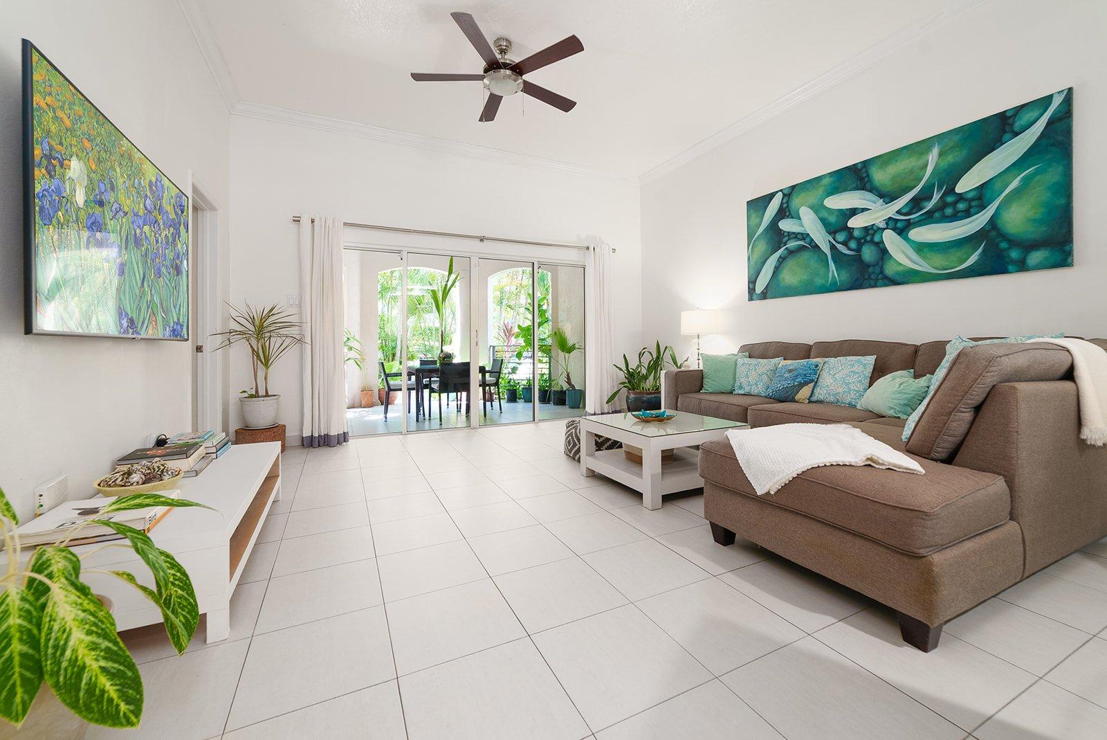 2-bedroom condo in South Sound, Grand Cayman — photo 2
