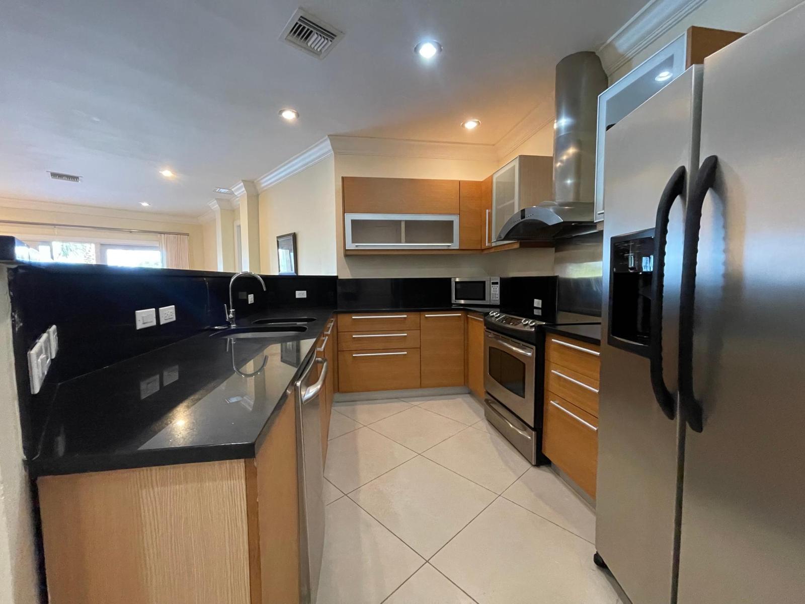 1 bedroom Apartment for sale — SUFFOLK COURT CONDOMINIUM in Grand Bahama, The Bahamas — photo 3
