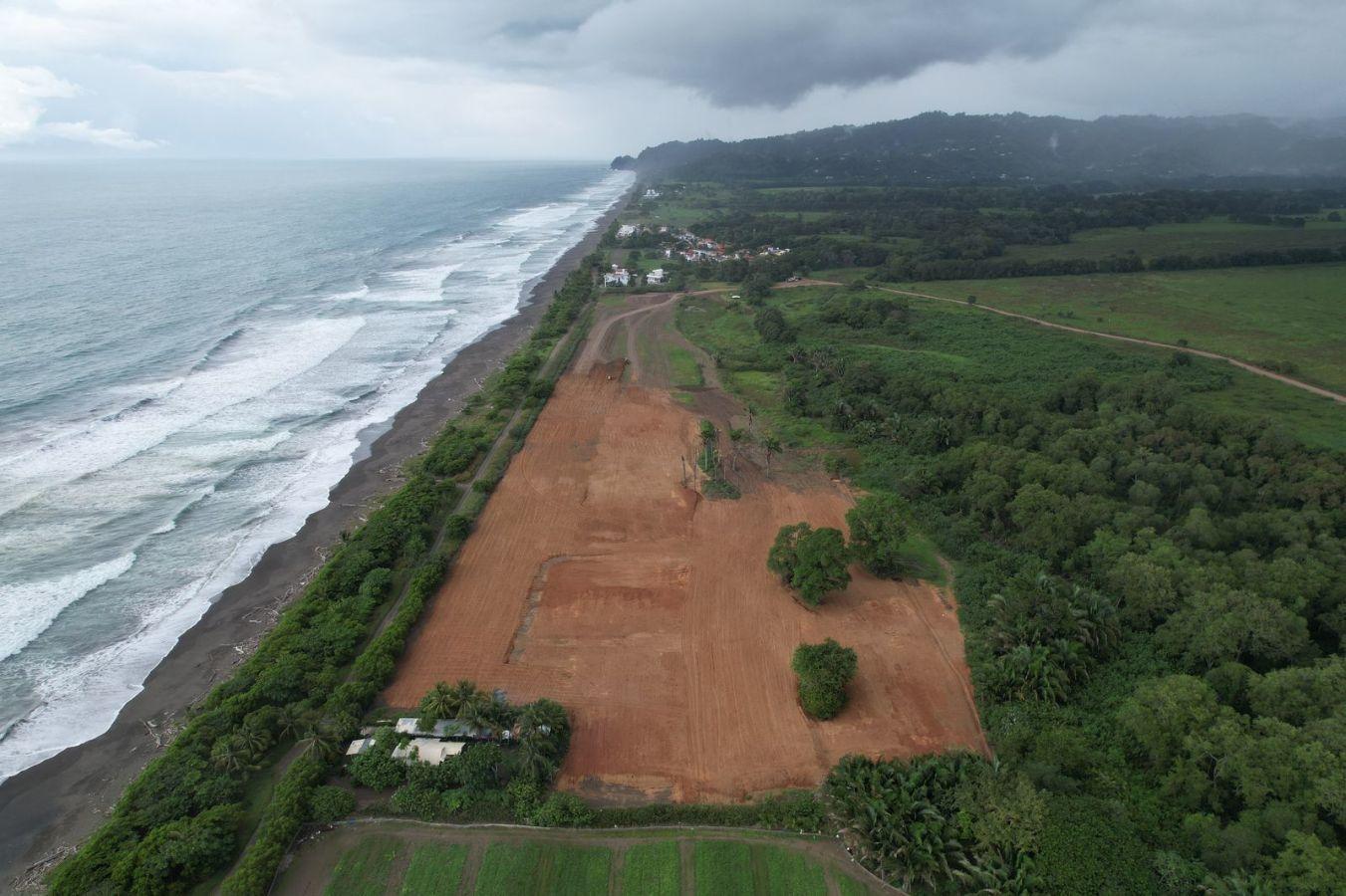 595 Sq M Beachfront Lot in Mistico Beach Town and Resort — photo 2