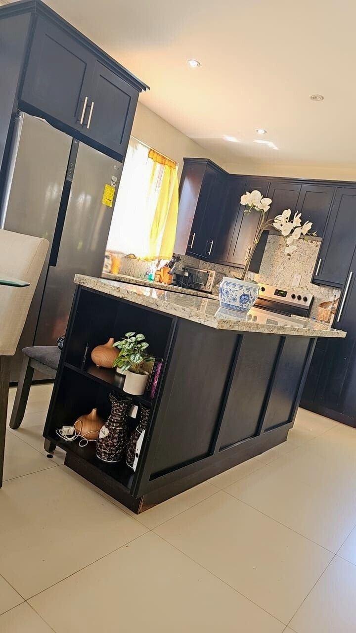 3bed 4bath Townhouse — photo 3