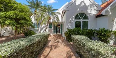 3 bedroom home for sale - Jan Sofat Residence - #1681 — photo 1