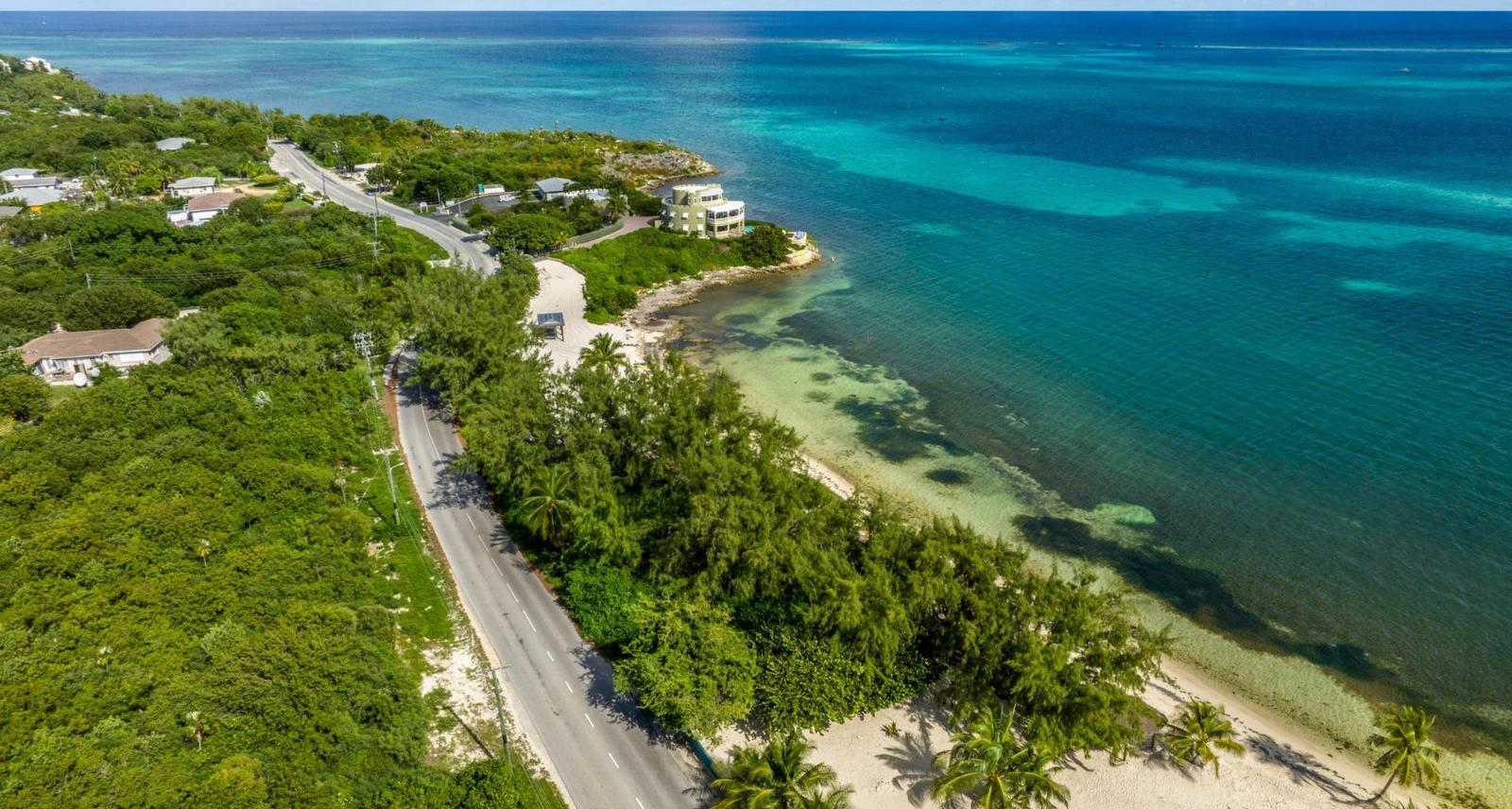 0.31-acre Beachfront Lot in East End, Cayman Islands — photo 5