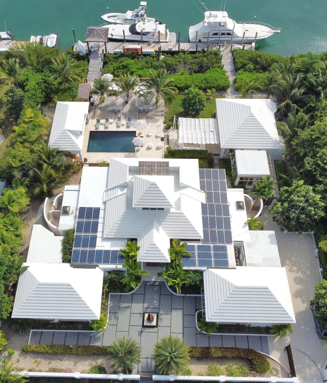 8 bedroom Residence for sale — 13B OCEAN DRIVE in Nassau / New Providence, The Bahamas — photo 1