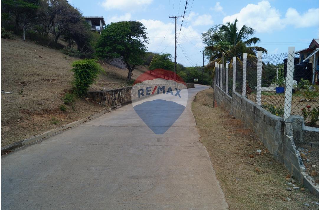 Island Lot For Sale in Clifton, Union Island — photo 1