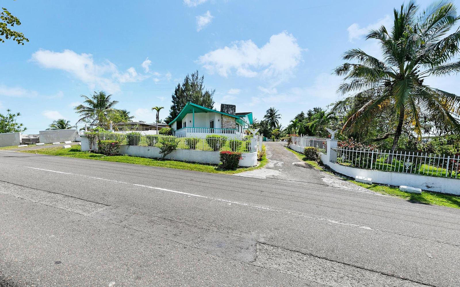 6 Bedroom Residence for sale in Danottage Estates, Nassau — photo 2