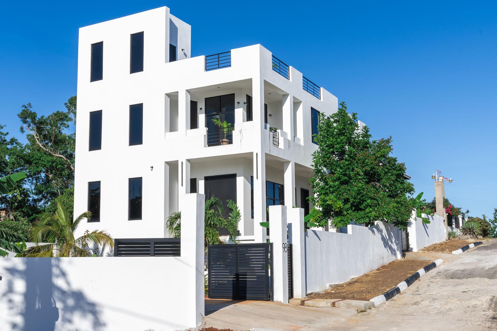 Modern Villa In Negril, Westmoreland — photo 1