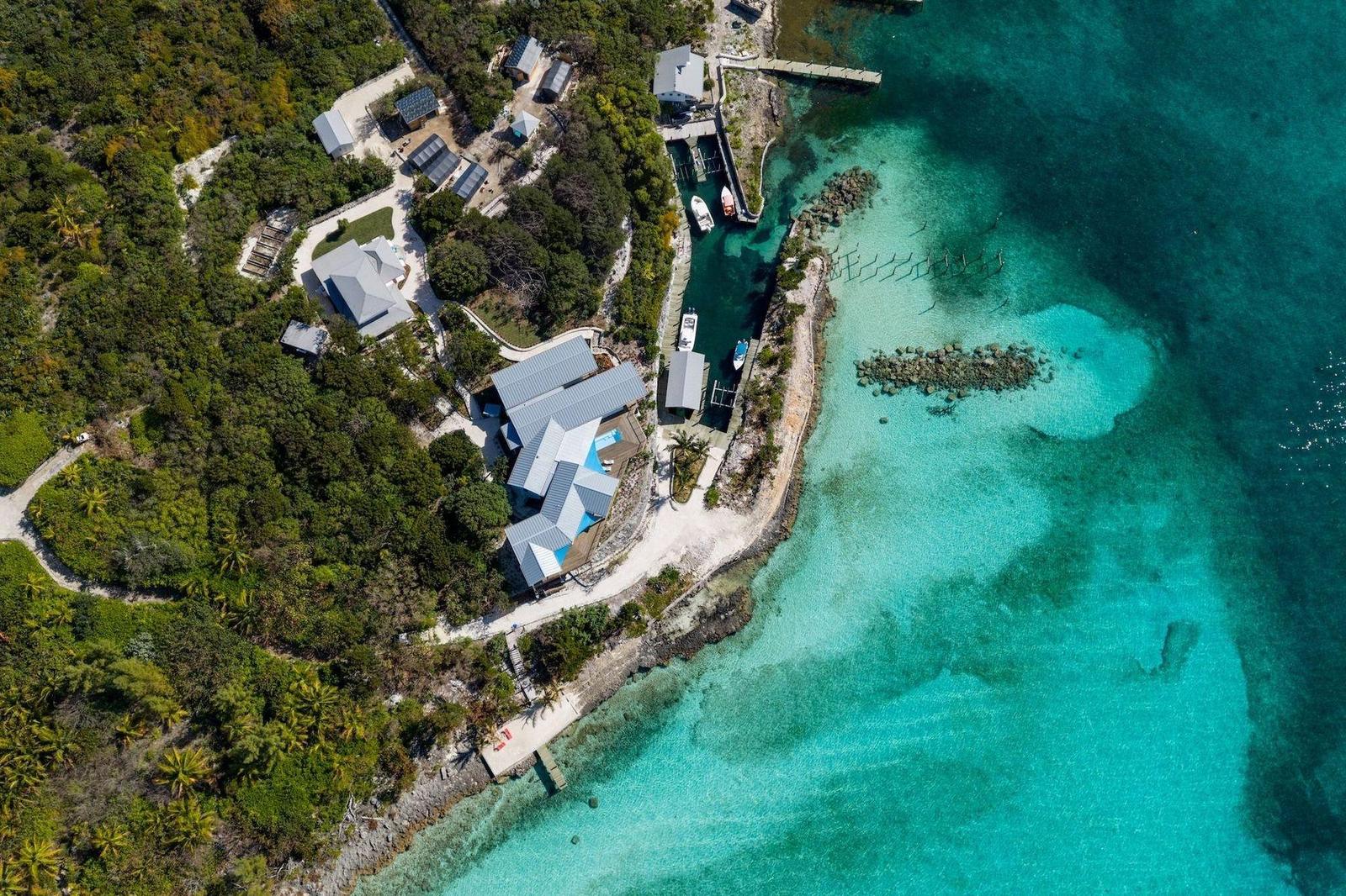 6 Bedroom Waterfront Residence for Sale in Harbour Haven, Abaco Islands — photo 4