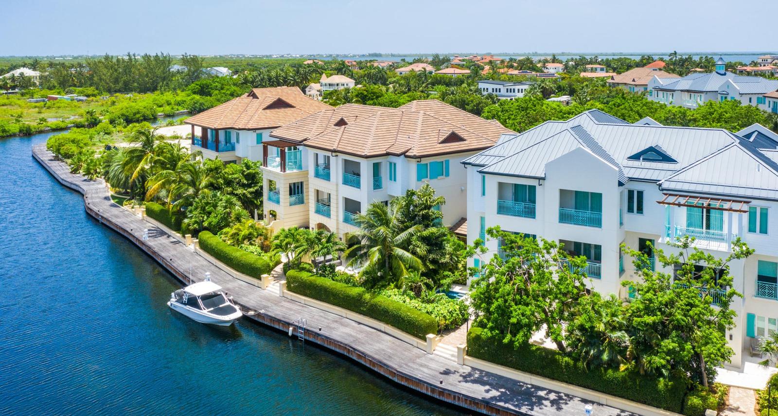 4 Bedroom Apartment/Condo for Sale in West Bay, Cayman Islands — photo 4