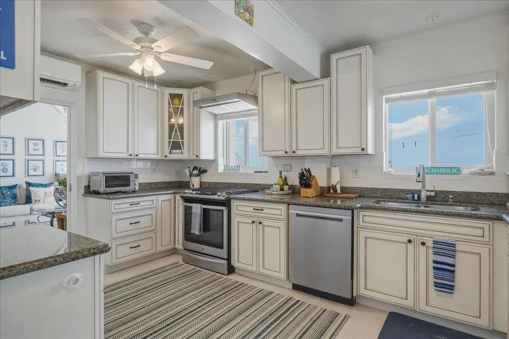 Four Winds Beach House, 4-bedroom villa in Exuma — photo 5
