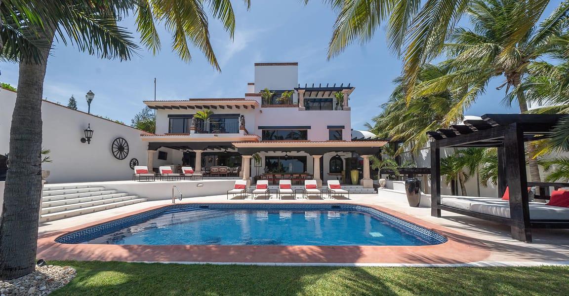 8 Bedroom Luxury Beachfront Home for Sale, Cancun — photo 3