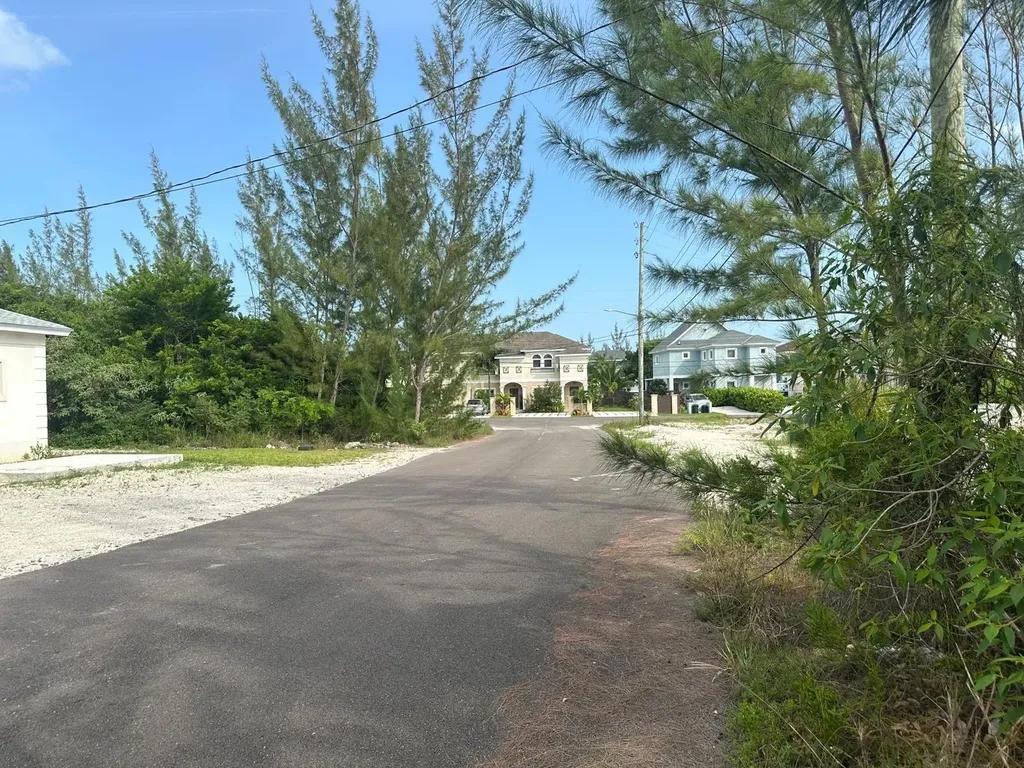 Multifamily land lot in Paradise Island — photo 4