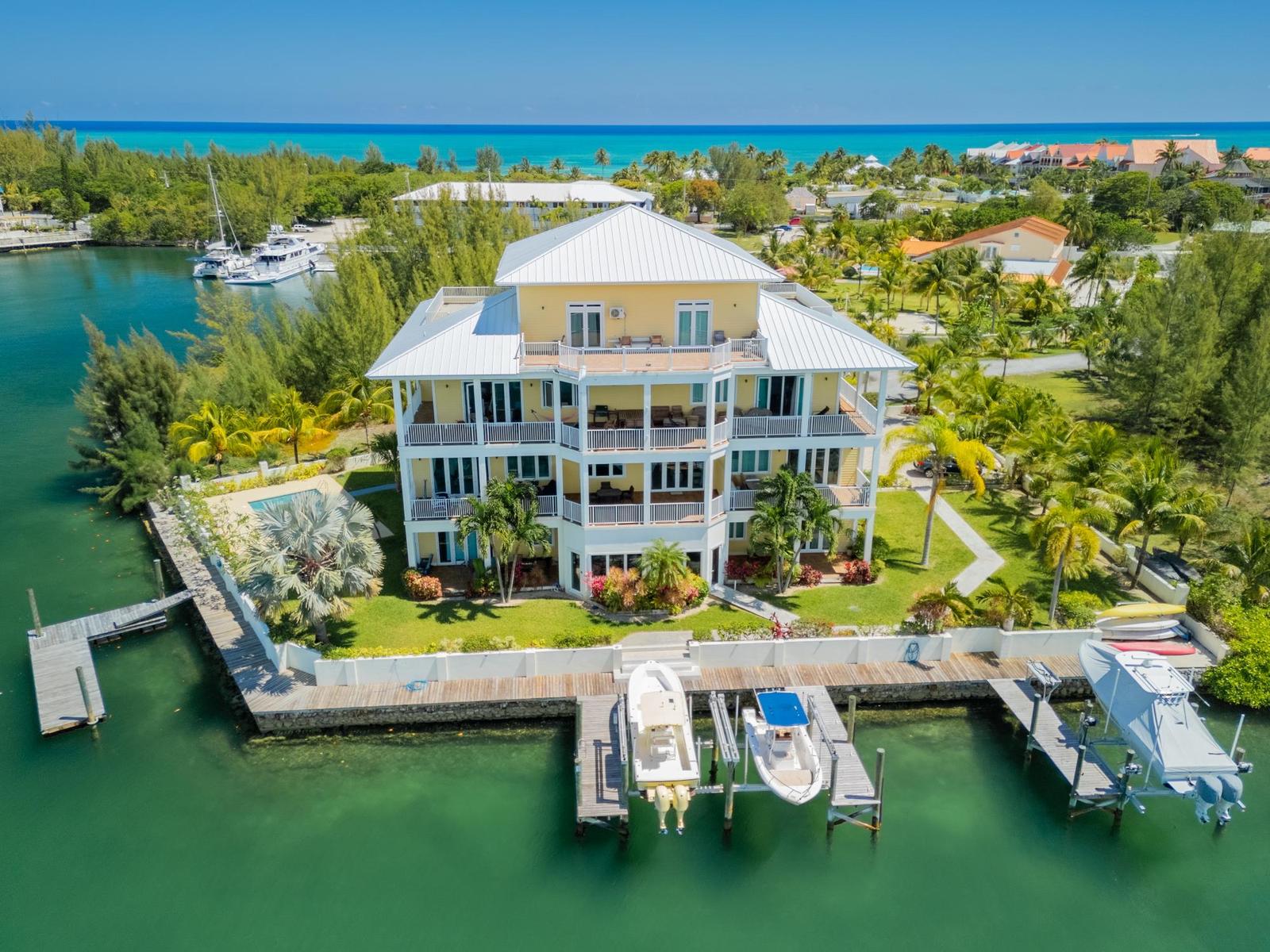 2 bedroom Apartment for sale — LUCAYA GARDENS in Grand Bahama, The Bahamas — photo 1