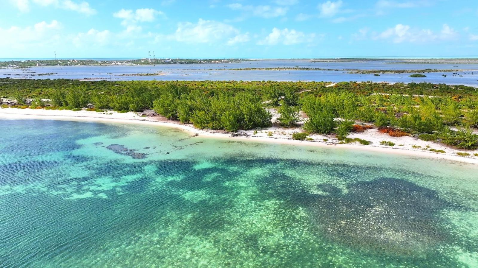 South Caicos Beachfront Development Land — photo 2