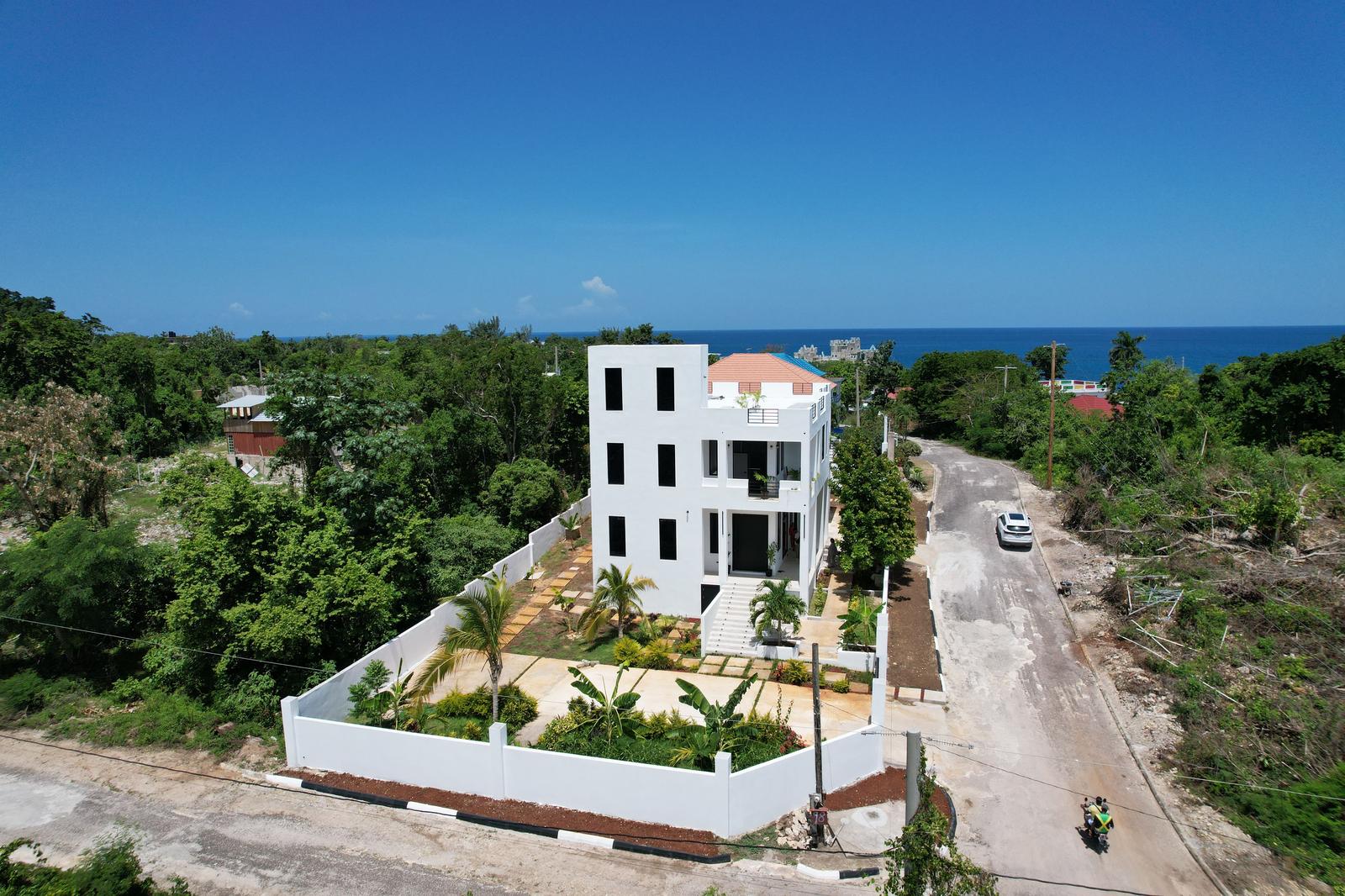 Modern Villa In Negril, Westmoreland — photo 4