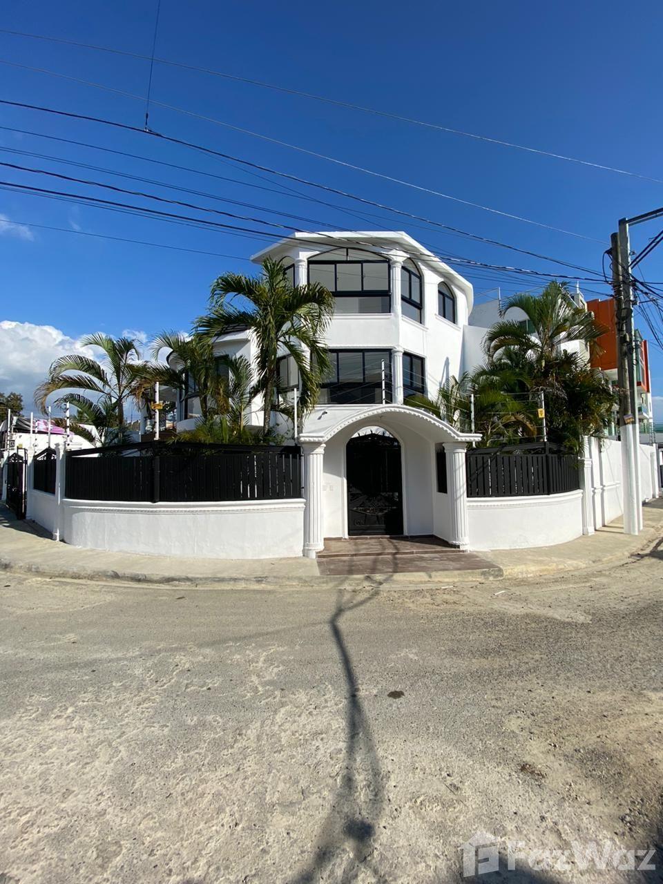 6 Bedroom House for Sale at VISTA HERMOSA — photo 1
