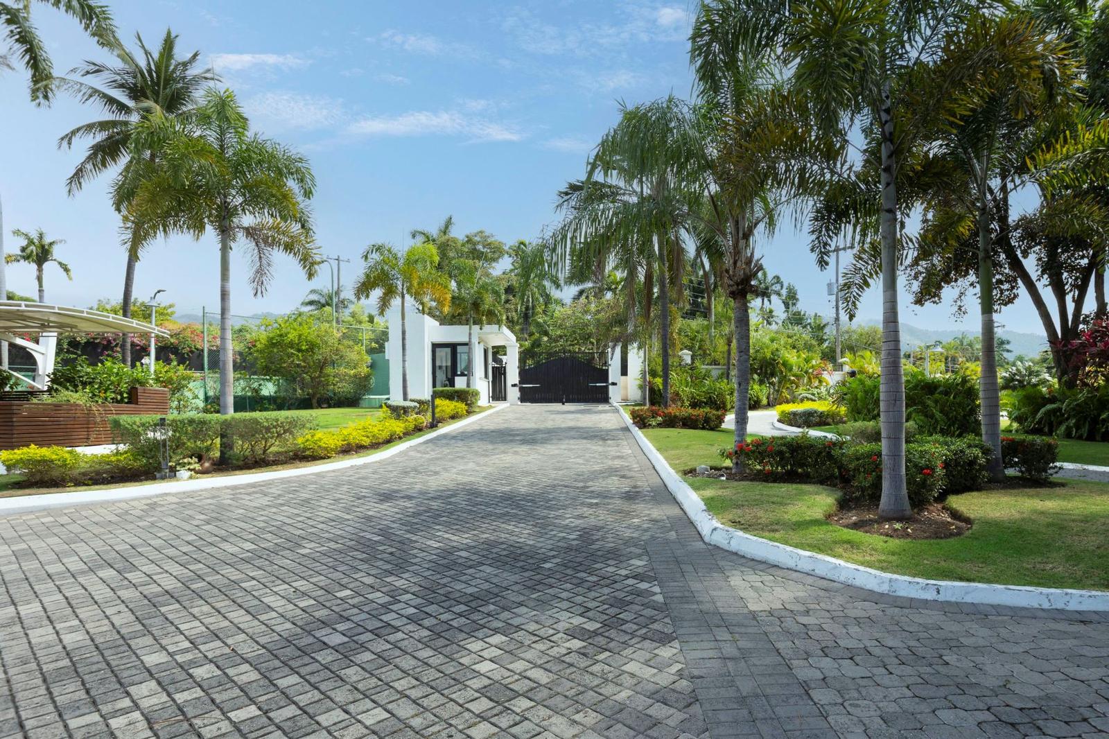 6 Bedroom Luxury Estate for Sale in Kingston, Jamaica — photo 5