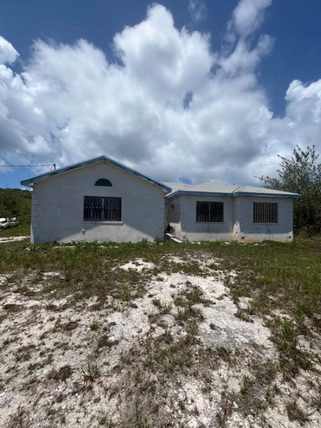3 bedroom Residence for sale — QUEEN’S HIGHWAY in Long Island, The Bahamas — photo 1