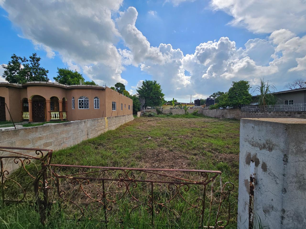 GREENDALE, SPANISH TOWN St. Catherine Spanish Town — photo 1