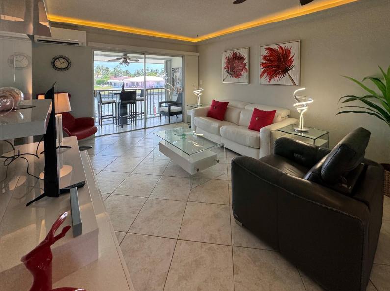 1 Bedroom Waterfront Co-op in Pompano Beach — photo 3