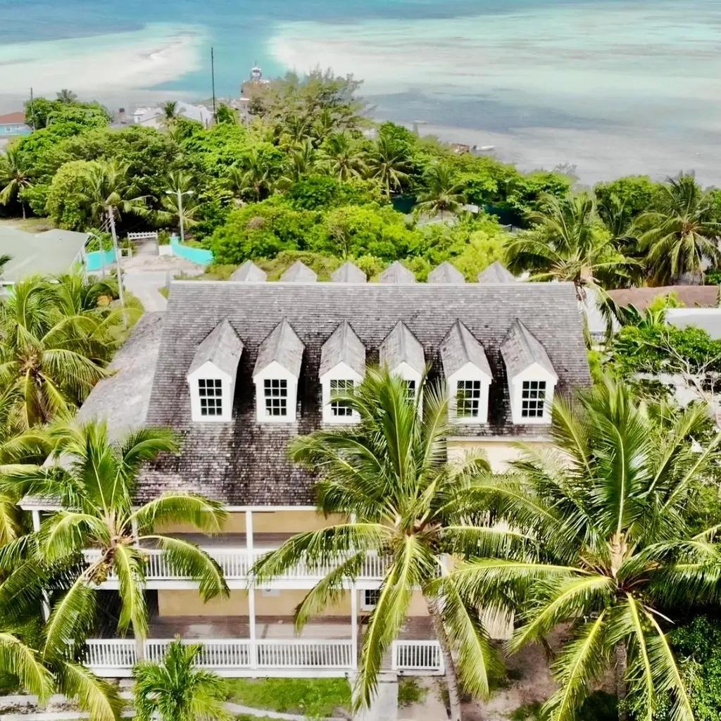 5-bedroom house in Harbour Island with ocean views — photo 3
