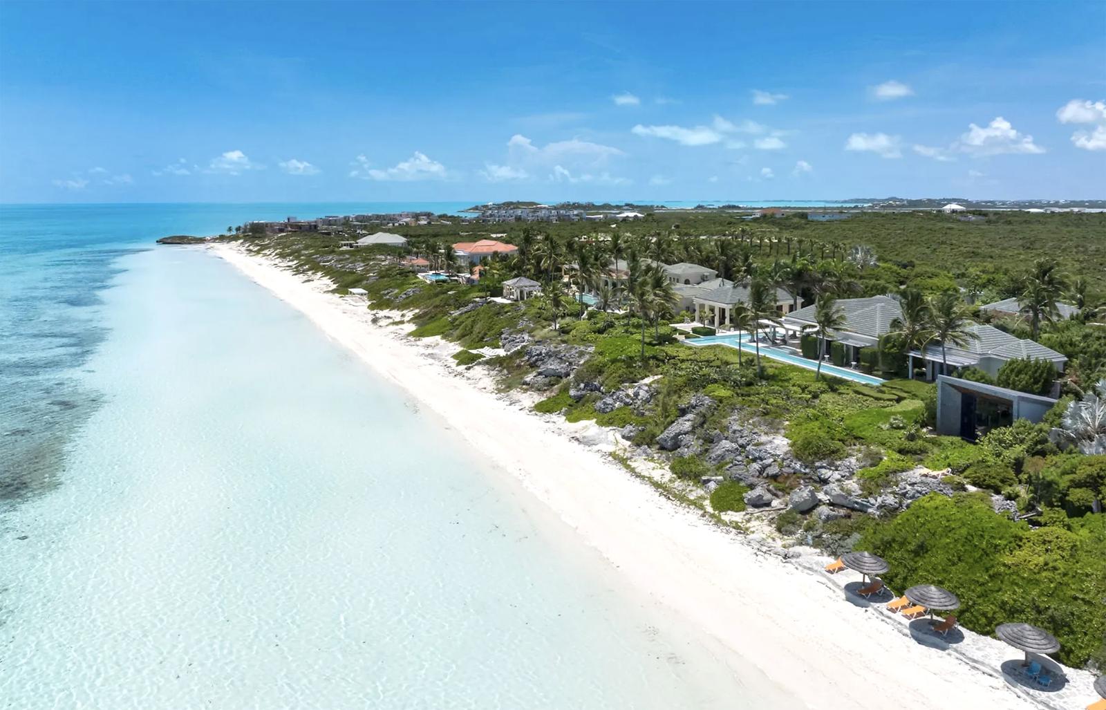 9 bedroom SingleFamilyResidence for sale — La Dolce Vita, Grace Bay, Long Bay- Contract Pending in Providenciales, Turks and Caicos — photo 2