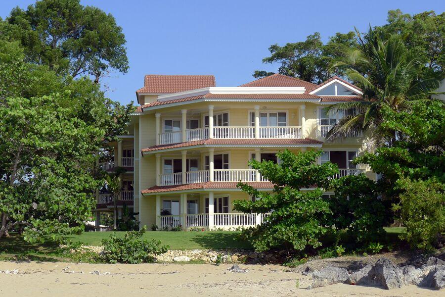 Spacious Beachfront Condo for Sale in Sosua — photo 3