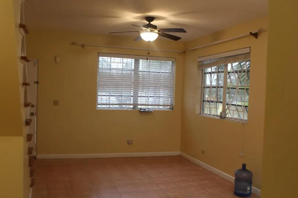 2-bedroom condominium in Country Club Estates, Paradise Island — photo 4