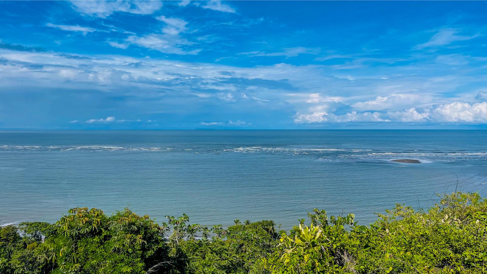1.2 Hectares of Oceanfront Land for Sale, Ojochal, Puntarenas, Costa Rica — photo 2