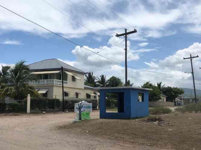 Land for sale in Milk River Clarendo, Jamaica — photo 1