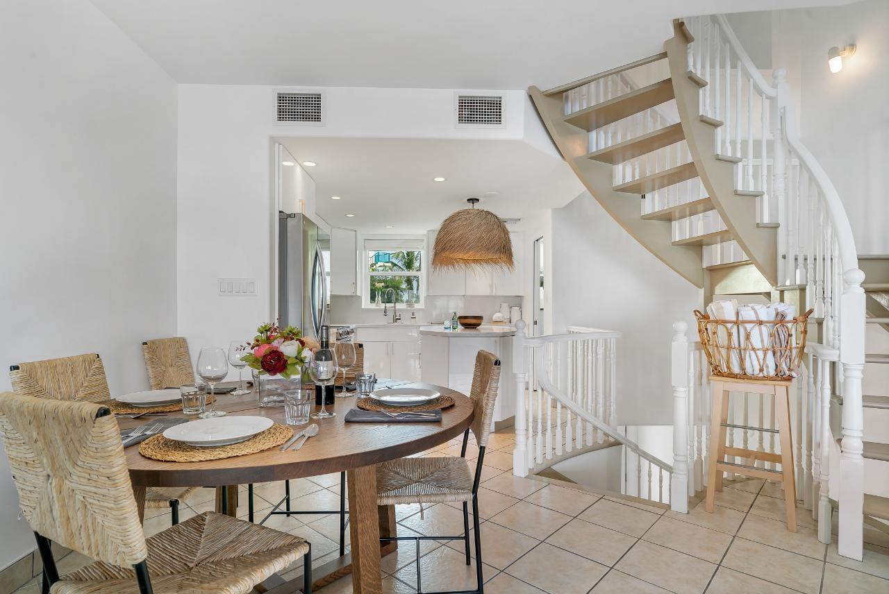 3 BEDROOM TOWNHOME AT THE YACHT CLUB — photo 4