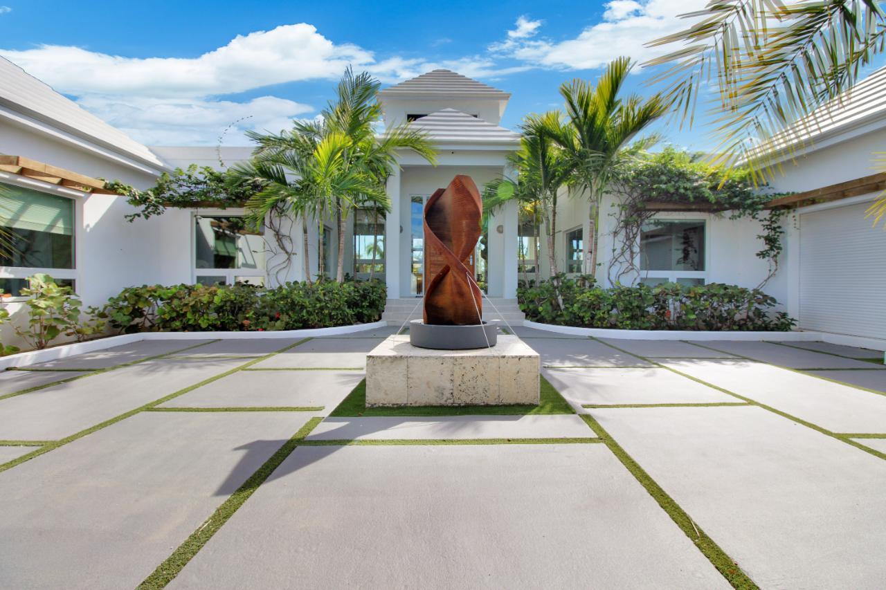 8 bedroom Residence for sale — 13B OCEAN DRIVE in Nassau / New Providence, The Bahamas — photo 2