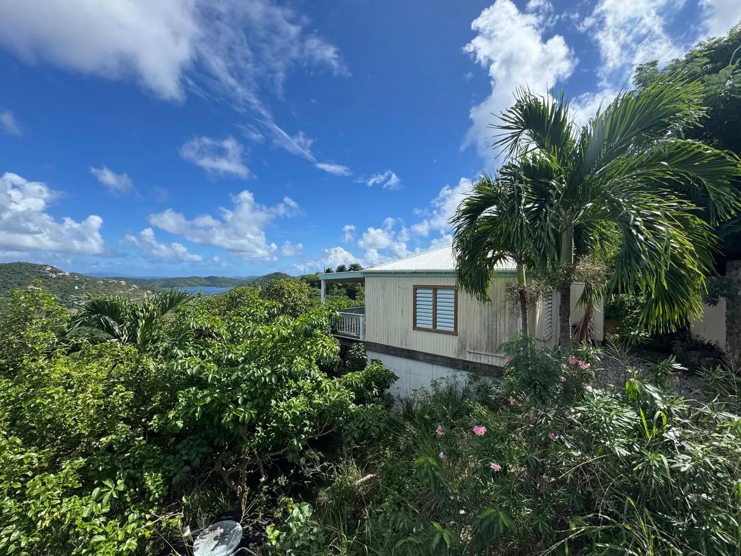 Island Harmony Multi-Cottage Property with Views — photo 4