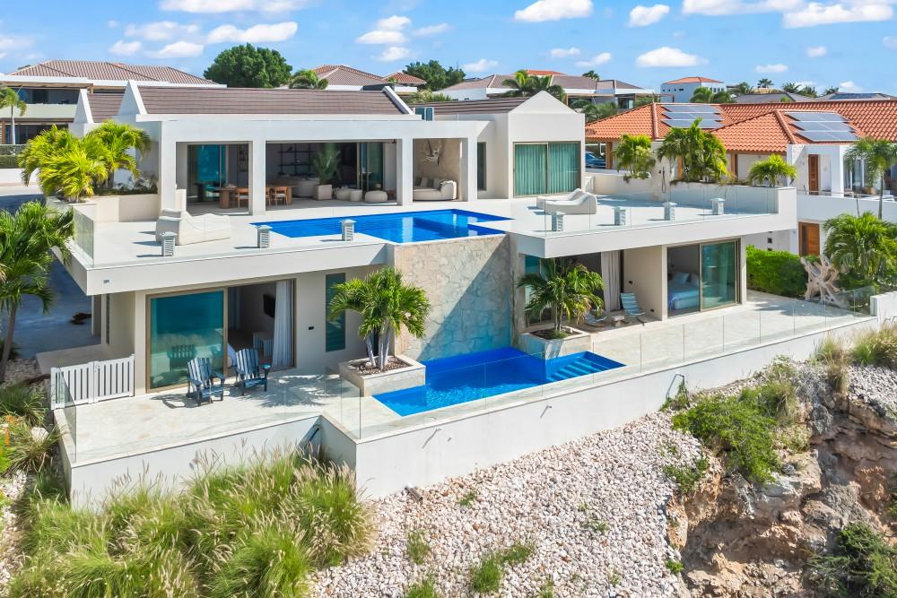 Blue Bay – Spectacular Cliffside Villa in the Exclusive B-Section — photo 2